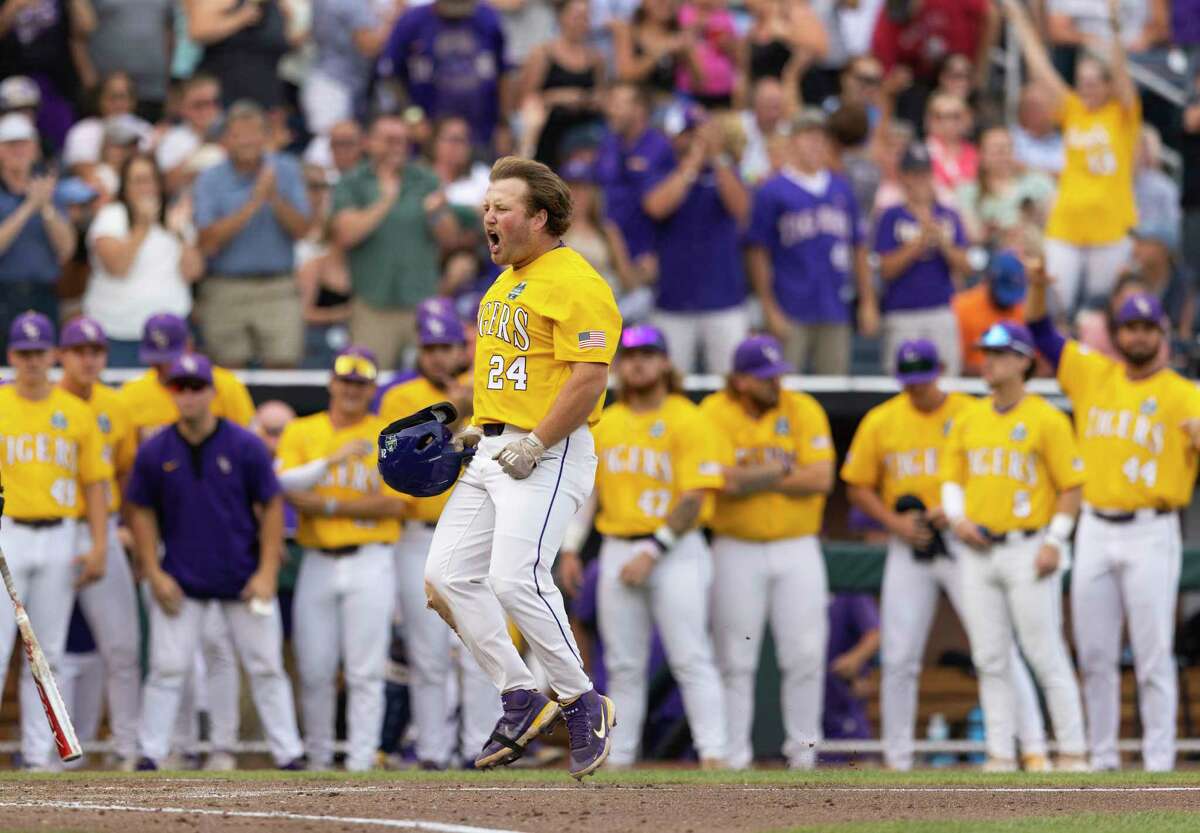 College World Series Lsu Beats No 1 Wake Forest To Stay Alive