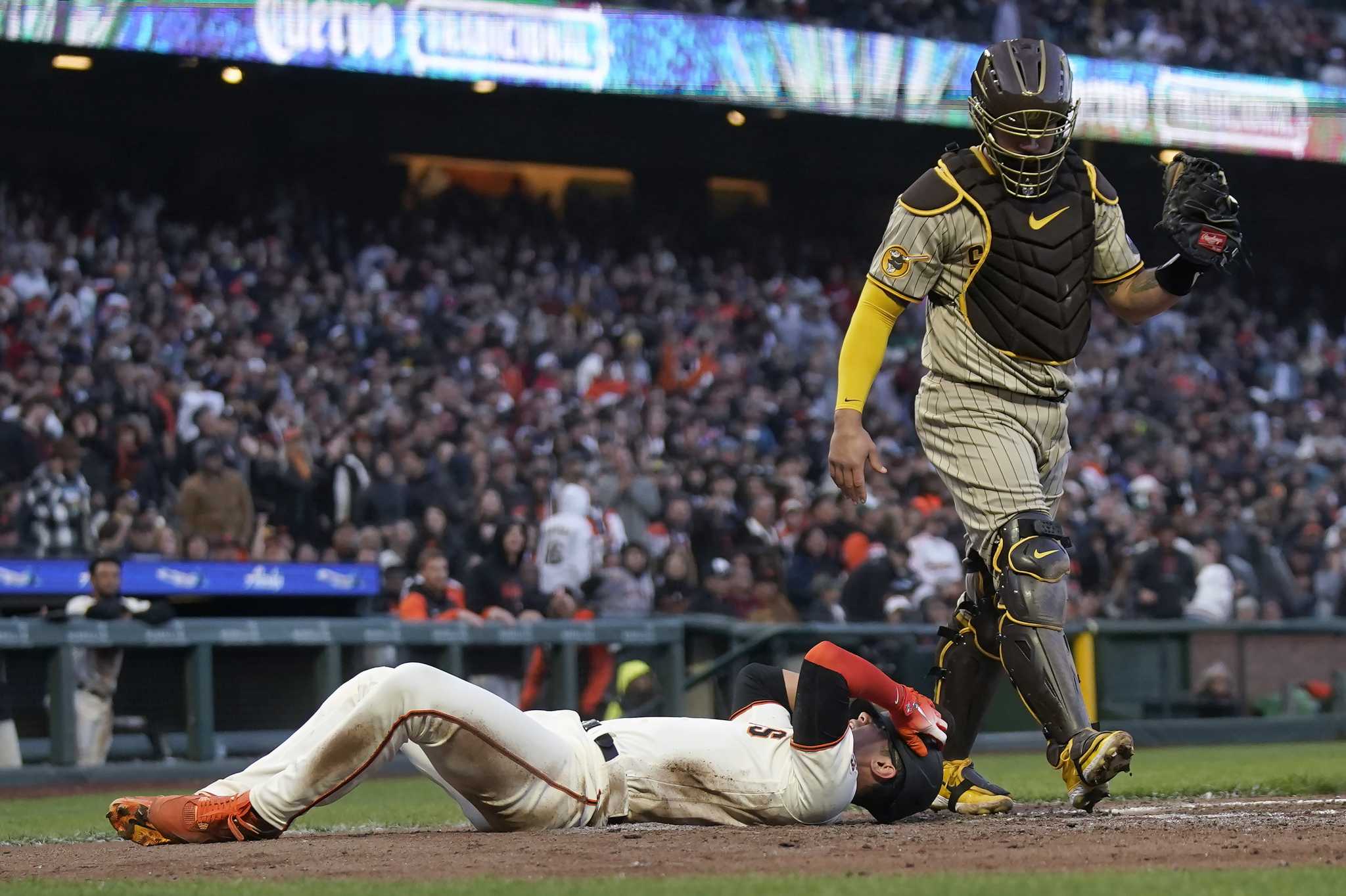 Brandon Crawford ejected from SF Giants' game vs. Padres, Sports
