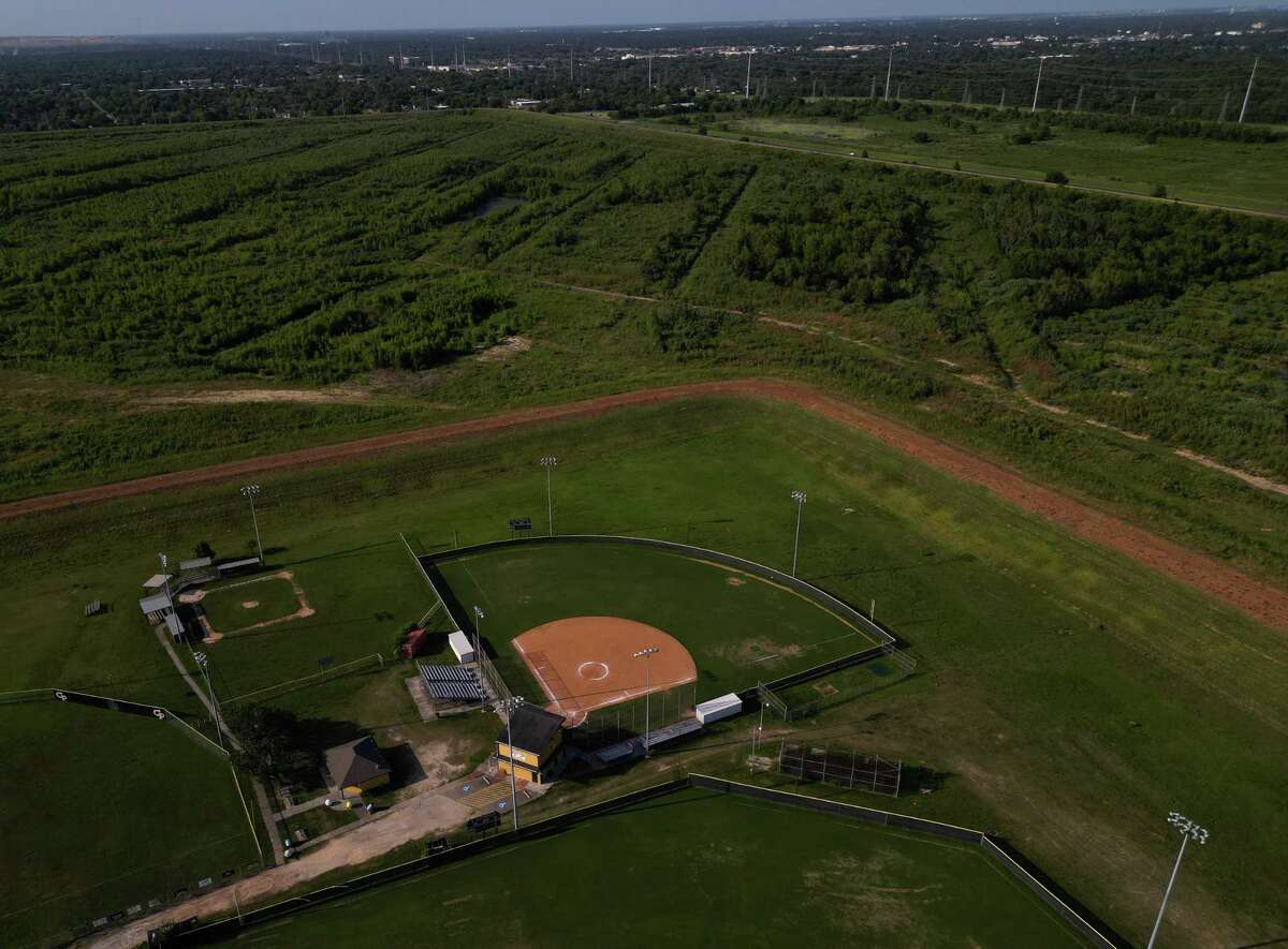 Is Ship Channel mud landing in community dikes toxic? Residents ask.