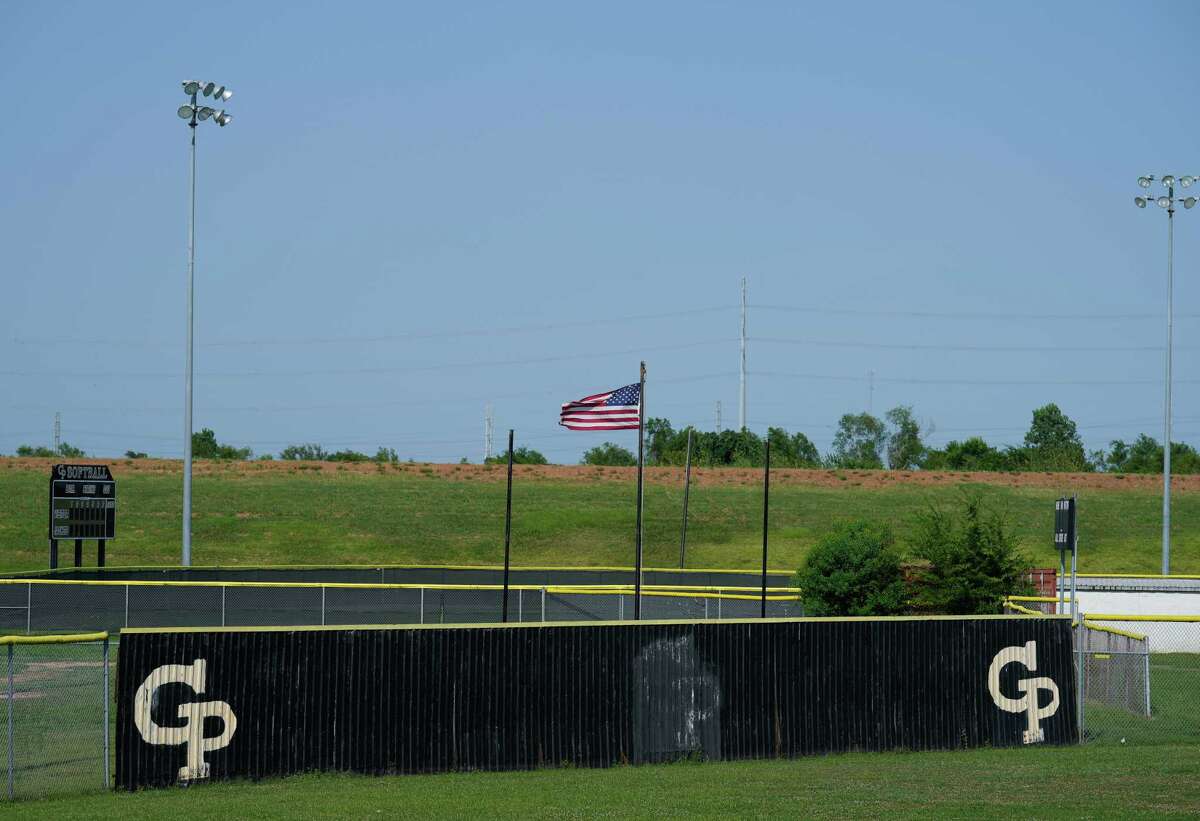 Is Ship Channel mud landing in community dikes toxic? Residents ask.