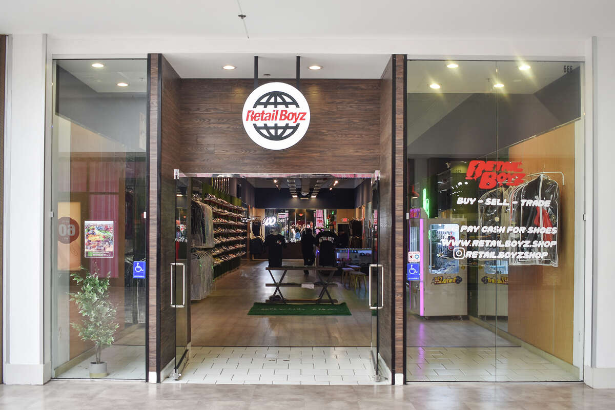 Celebrities Are Flying To The Salinas Mall To Shop At This Store