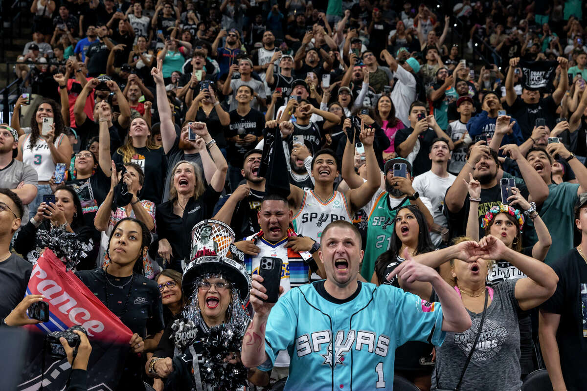 San Antonio sports fans celebrate as Spurs land No. 1 NBA draft