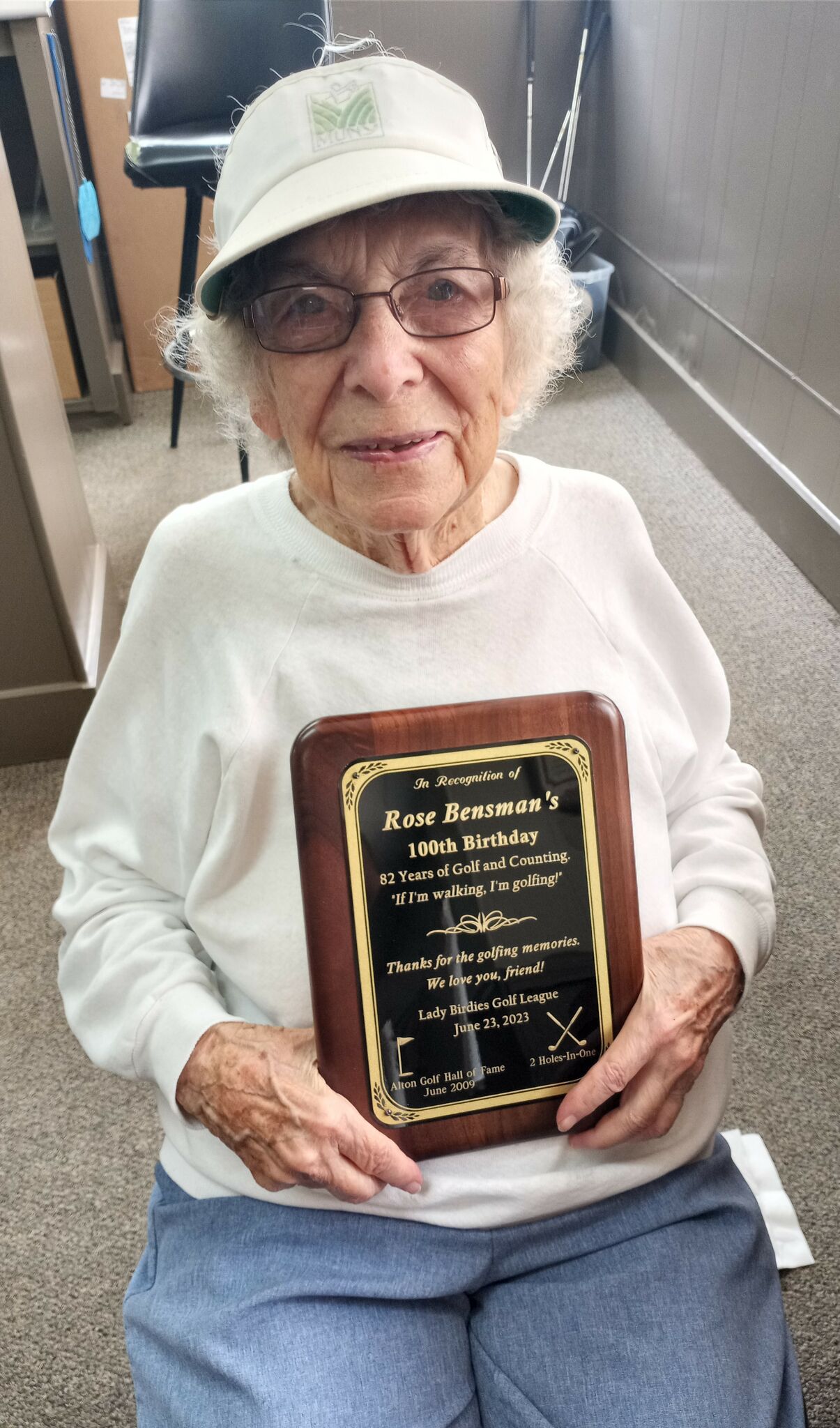 Alton's Bensman marks 100 years surrounded by friends and golfers(02)