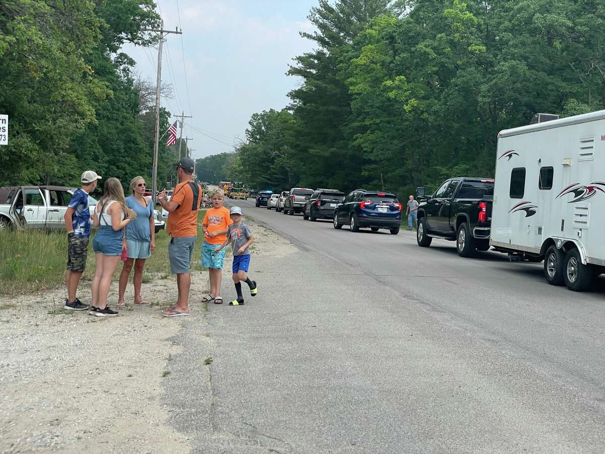 Irons Flea Roast and Ox Market kicks off with parade