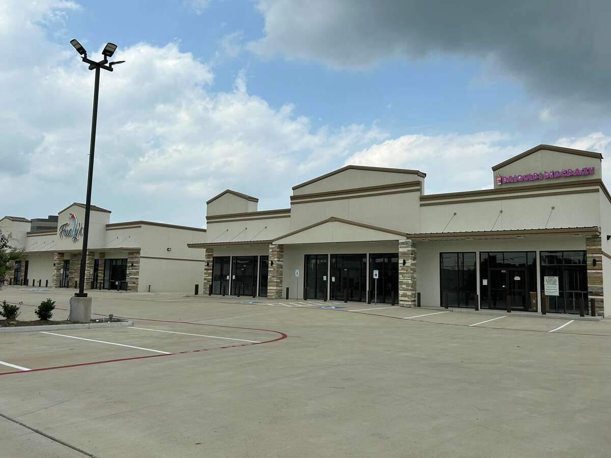 A new Daiquiri shop and gas station are coming to Beaumont