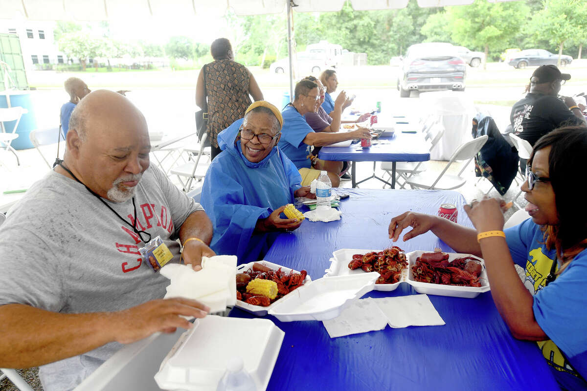 Hebert High School alumni gather for Mass Reunion