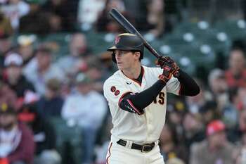 Giants activate OF Mike Yastrzemski