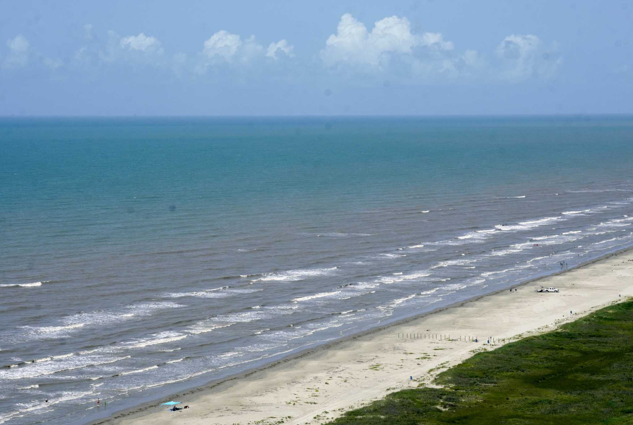 Blue waters return to Galveston as extreme heat settles in