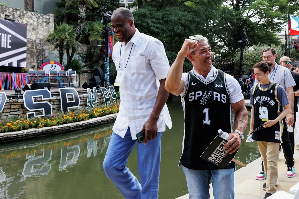 Former Spurs player David Robinson walks beside Mayor Ron Nirenberg after attending the Spurs’ Meet the Rookies event at the Arneson River Theater in Downtown San Antonio, Texas, Saturday, June 24, 2023. Fans were introduced to NBA Draft’s No. 1 overall pick Victor Wembanyama and the Spurs 44th overall selection Sidy Cissoko.