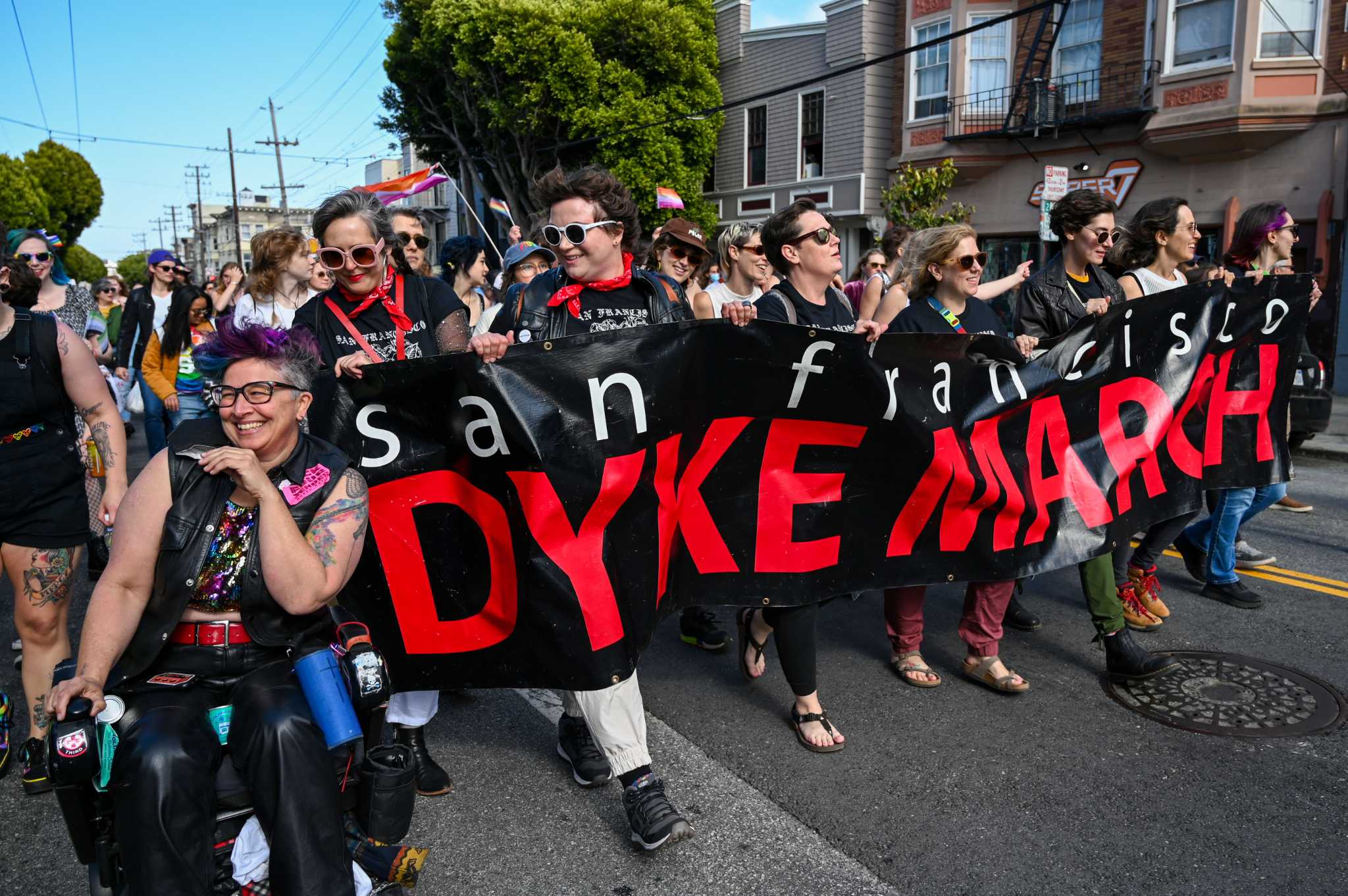 Sf Dyke March Draws Thousands In Powerful Proud Showing Of Solidarity