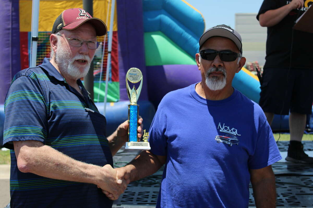 PHOTO GALLERY Plainview Walmart Auto Care Center Car Show 2023