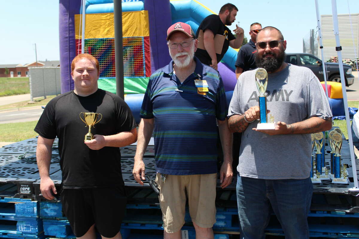 PHOTO GALLERY Plainview Walmart Auto Care Center Car Show 2023