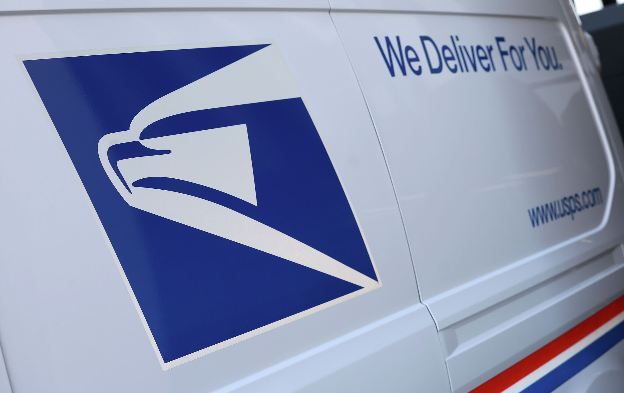 Texas USPS workers start early after mail carrier's death