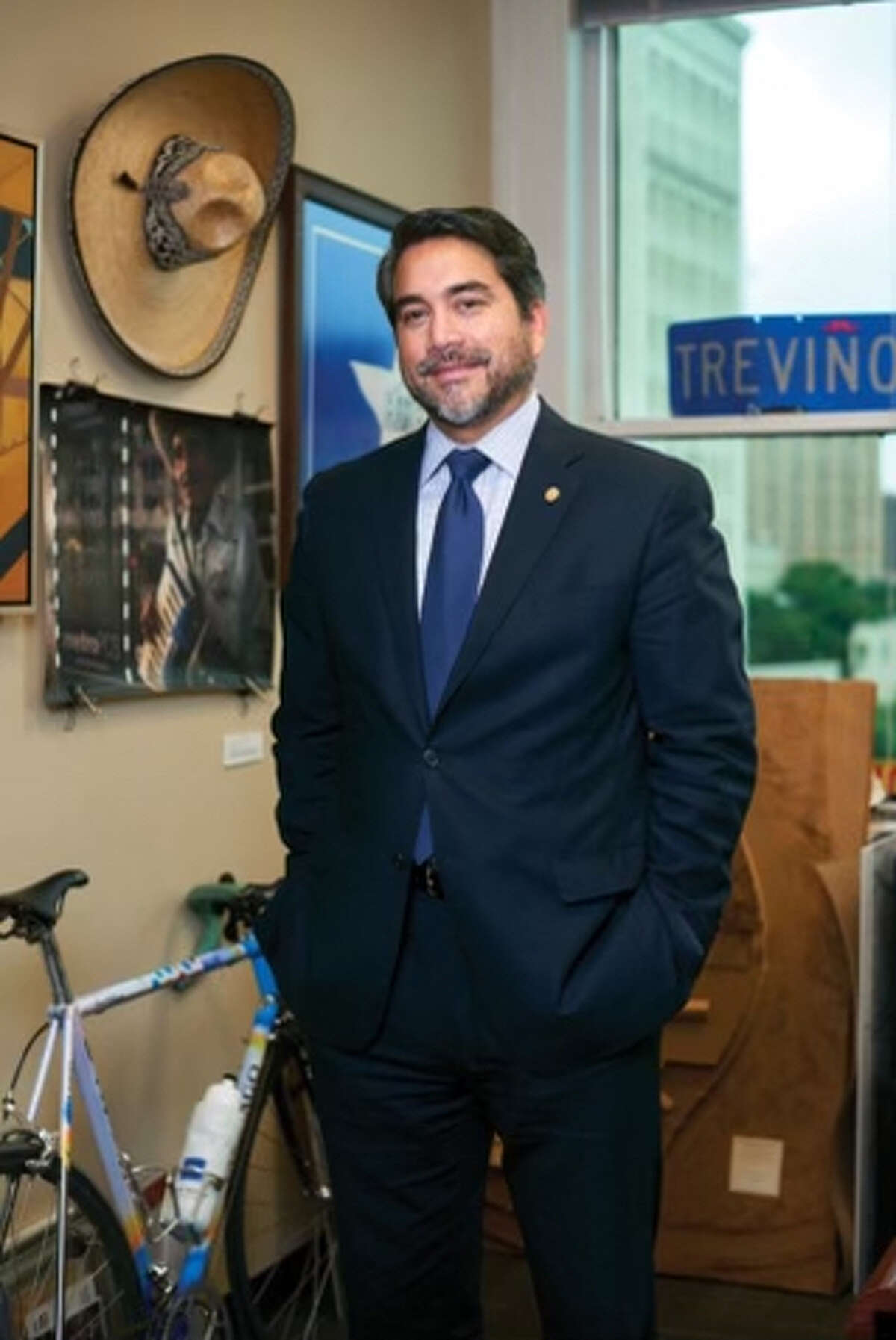 Roberto Treviño named executive director of San Antonio Philharmonic