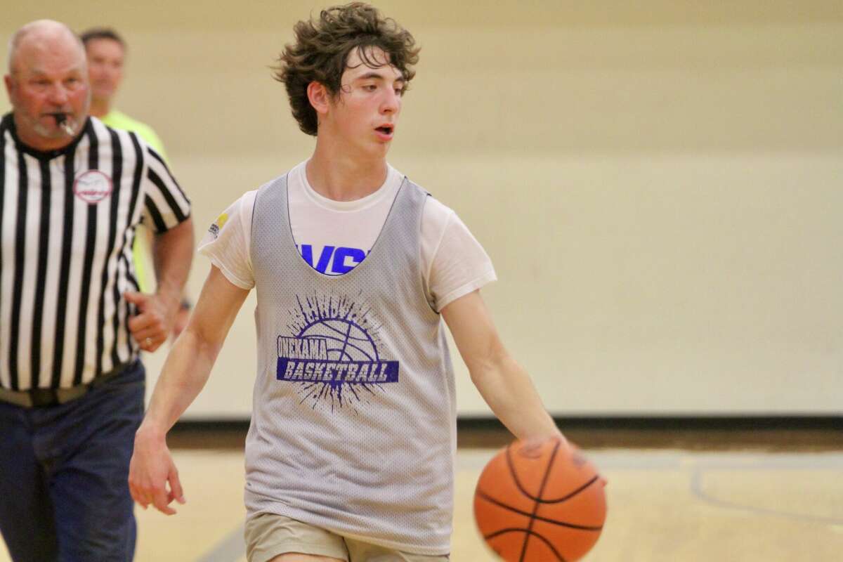 Onekama boys basketball hosts local shootout