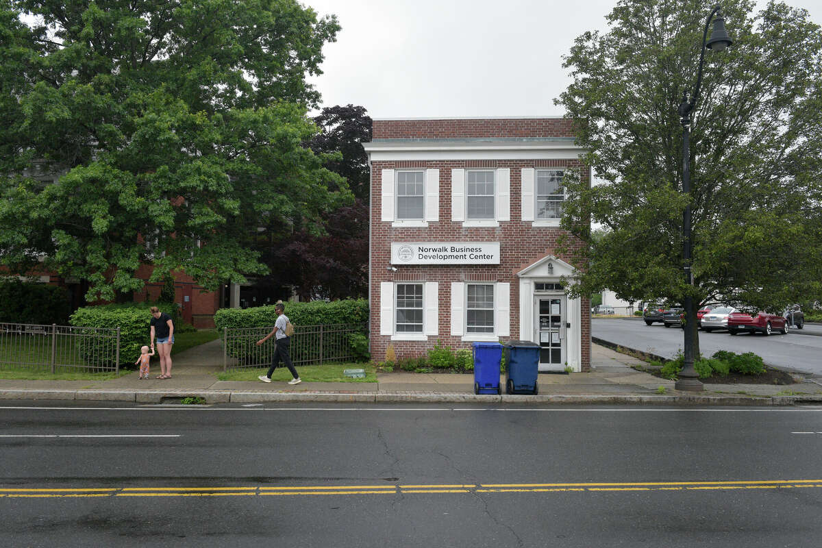 Norwalk to purchase 3 Belden Ave for 1.42M for library parking