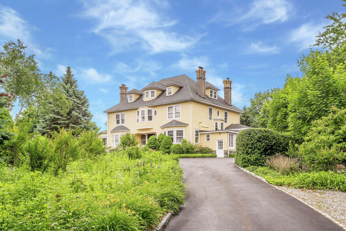 Mansion formerly owned by CT secretary of state listed for $3.9M