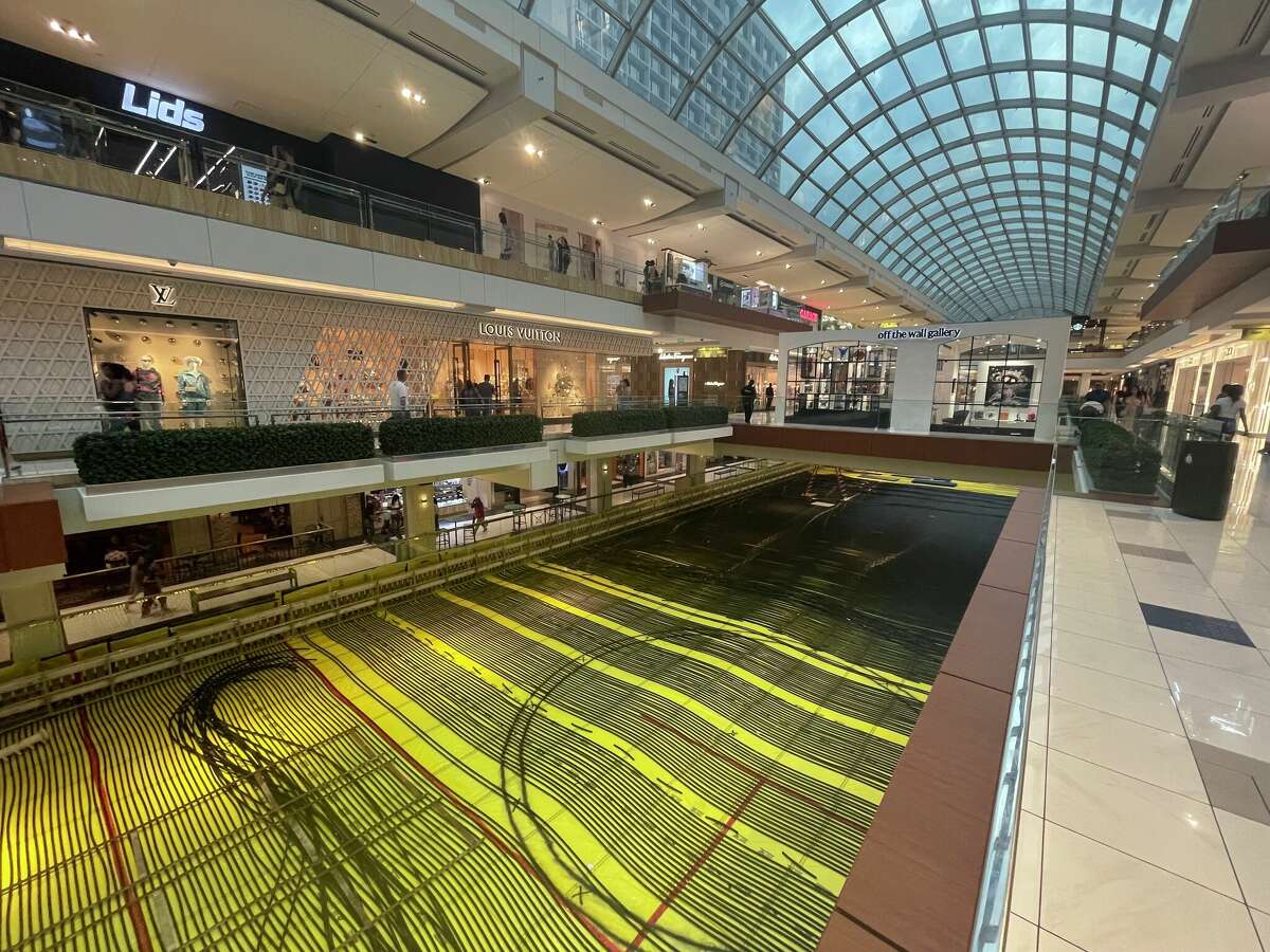 Houston's Galleria ice rink to reopen after undergoing $1M renovation