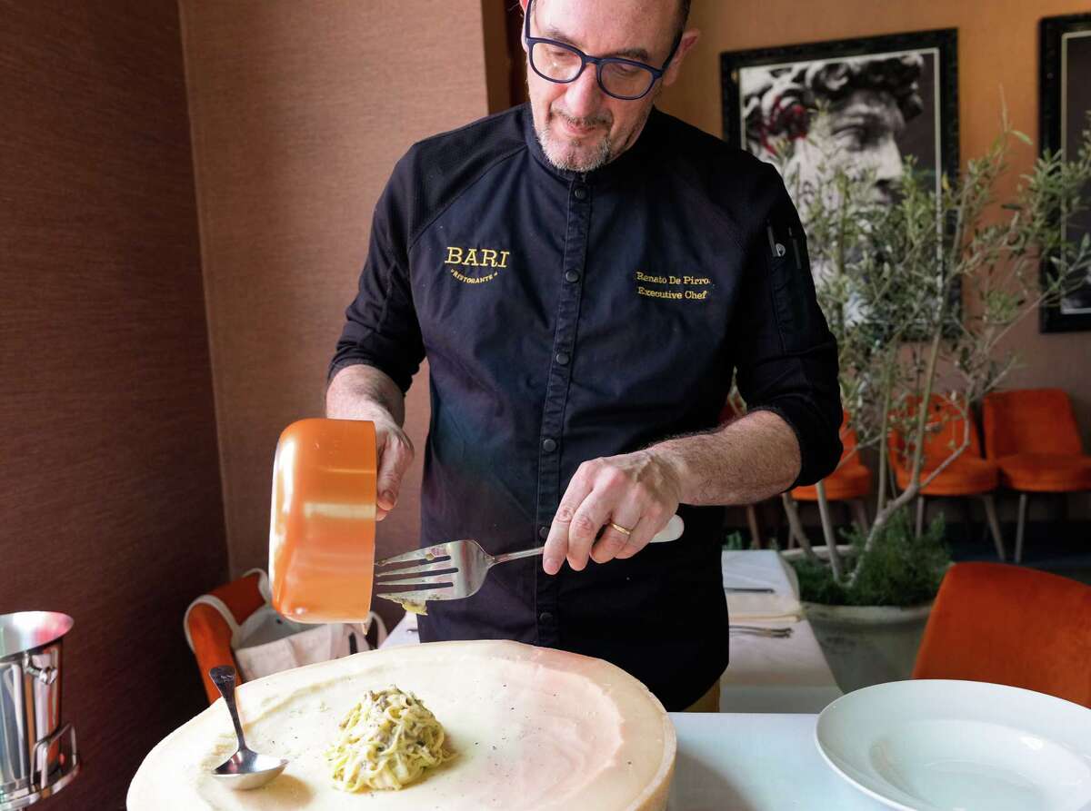 Bari Ristorante in River Oaks District review a lively social scene