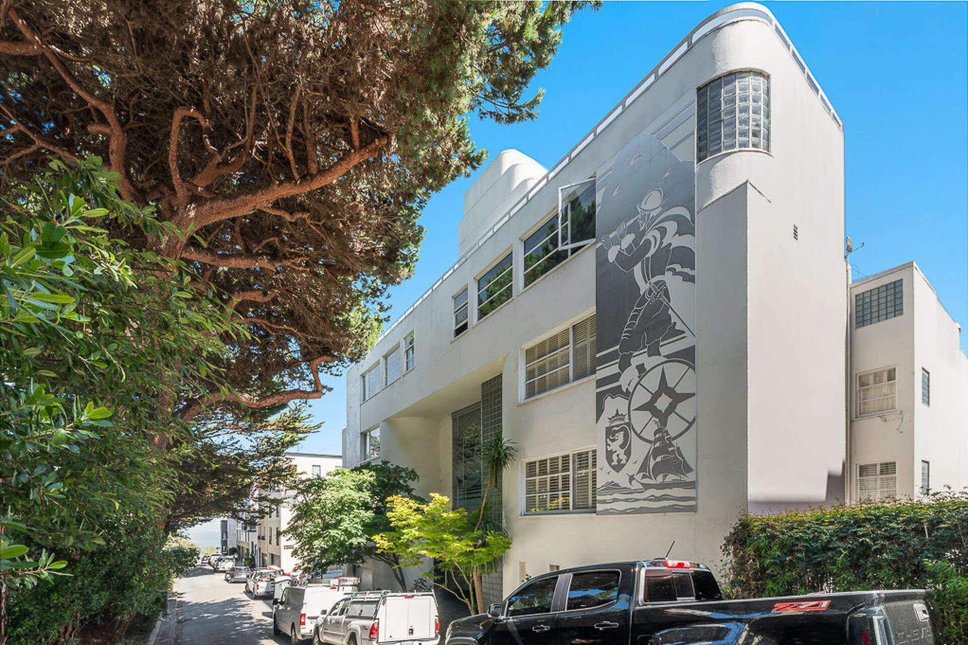 Hommés Studio | Unique Furniture Design - Iconic Penthouse Apartments