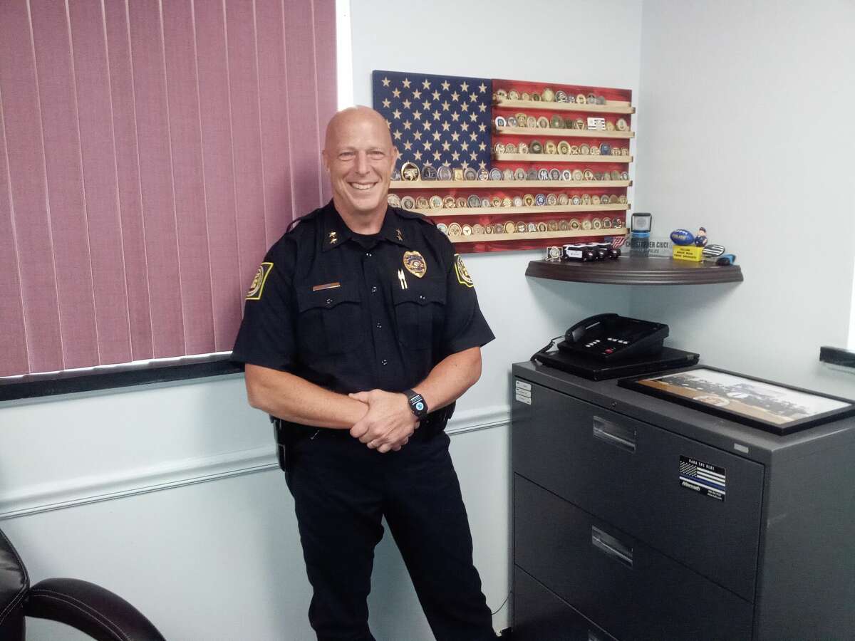 Winsted police look fill posts, grow number of female officers