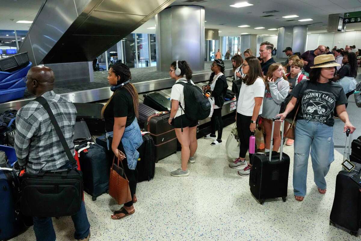 Flight cancellations at Houston airports complicate July 4 travel