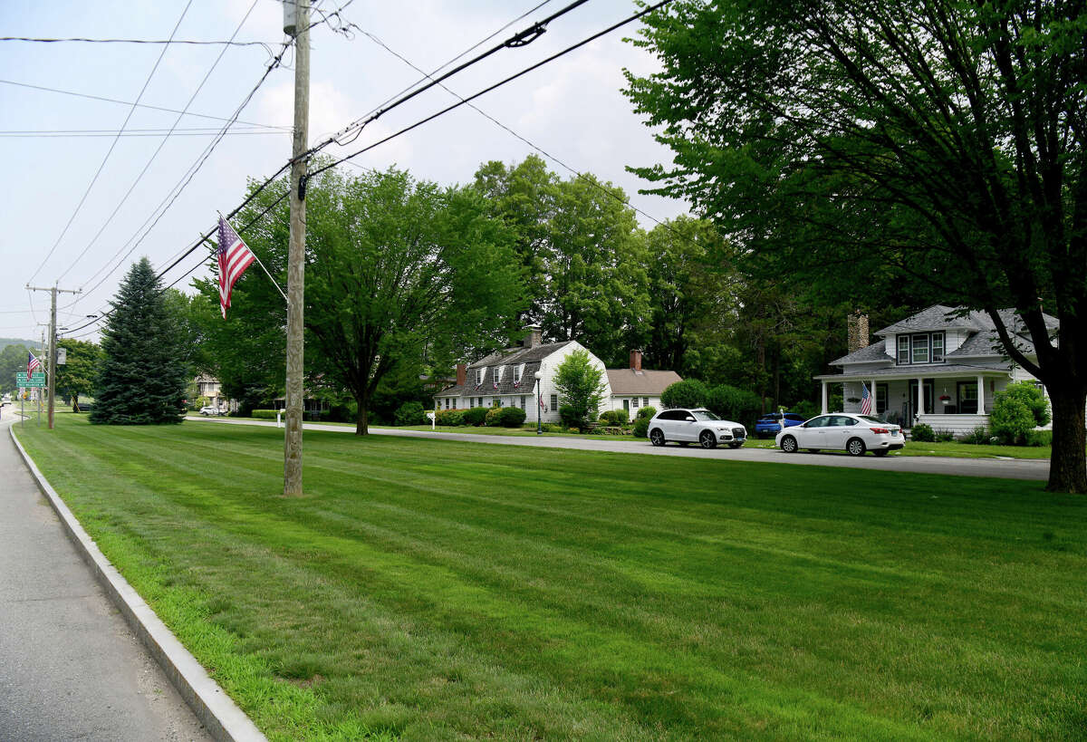 Tolland sidewalk plan sparks debate to preserve historic town green