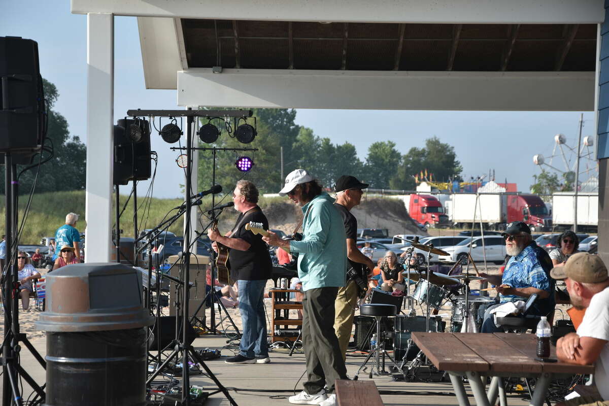 Manistee Jaycees Beach Jam event features The Downtowners