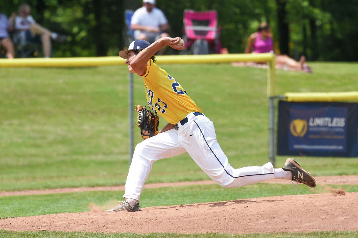 Brokoff's Linwood team goes 11 on day one of Gabby Mills