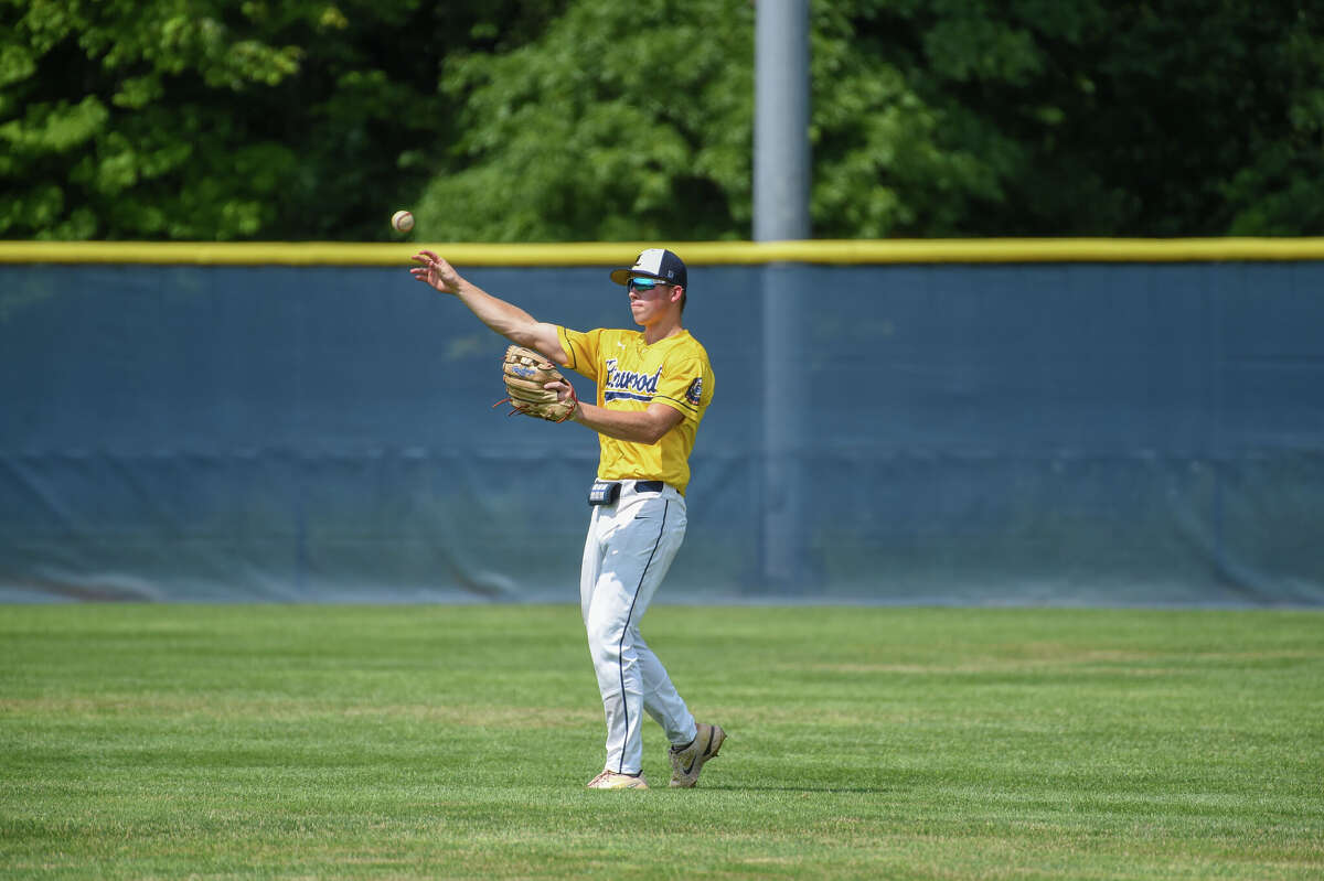 Brokoff's Linwood team goes 11 on day one of Gabby Mills