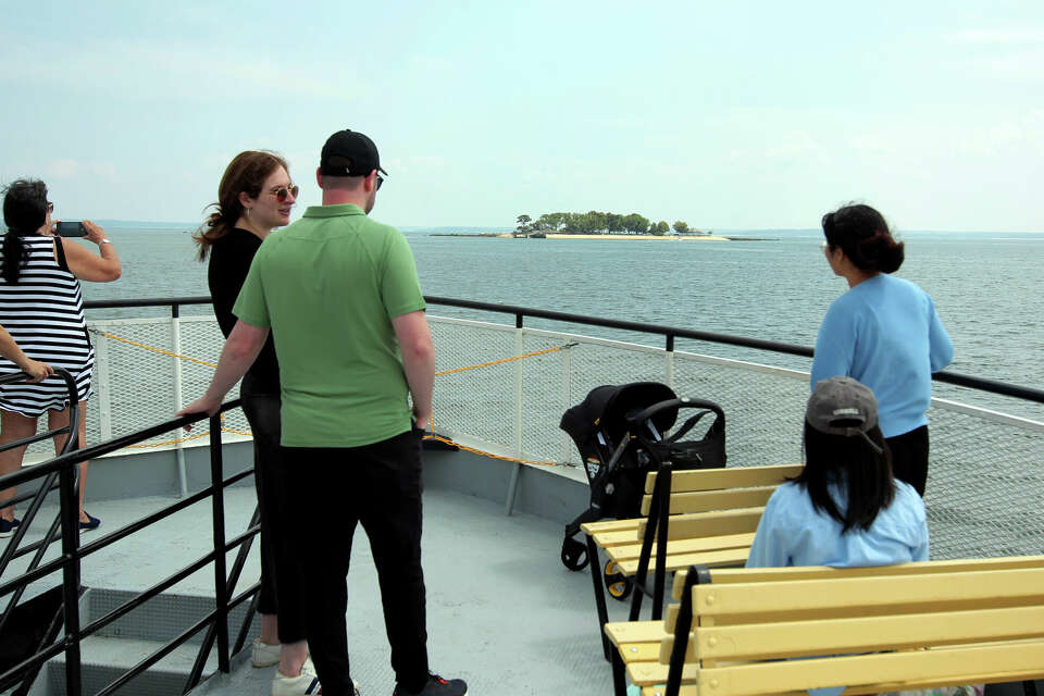 Ferries to Greenwich's island beaches: What to know about dates, times