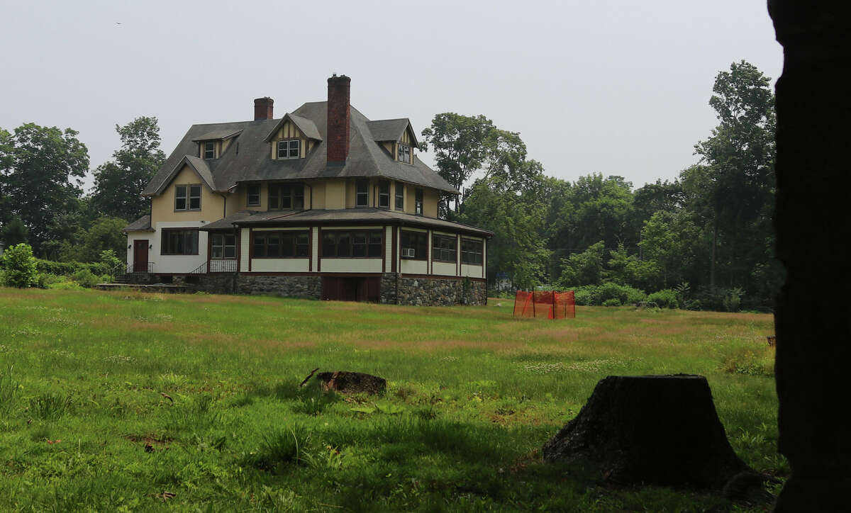 New plan for Brookridge Drive would restore, transform 1907 home
