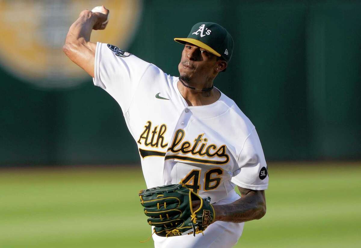 Jays add pitching depth trading infielder Aledmys Diaz to Houston Astros