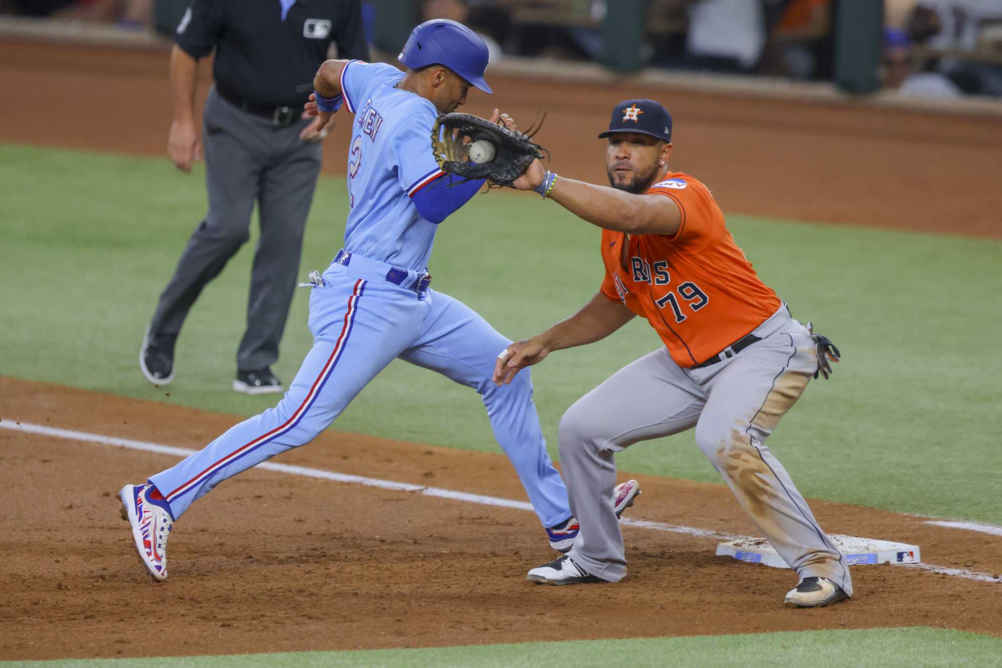 Astros take Lone Star Series, winning 3 out of 4 games