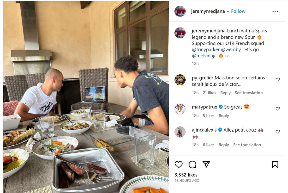 Victor Wembanyama posts photo of himself with Spurs greats Tim