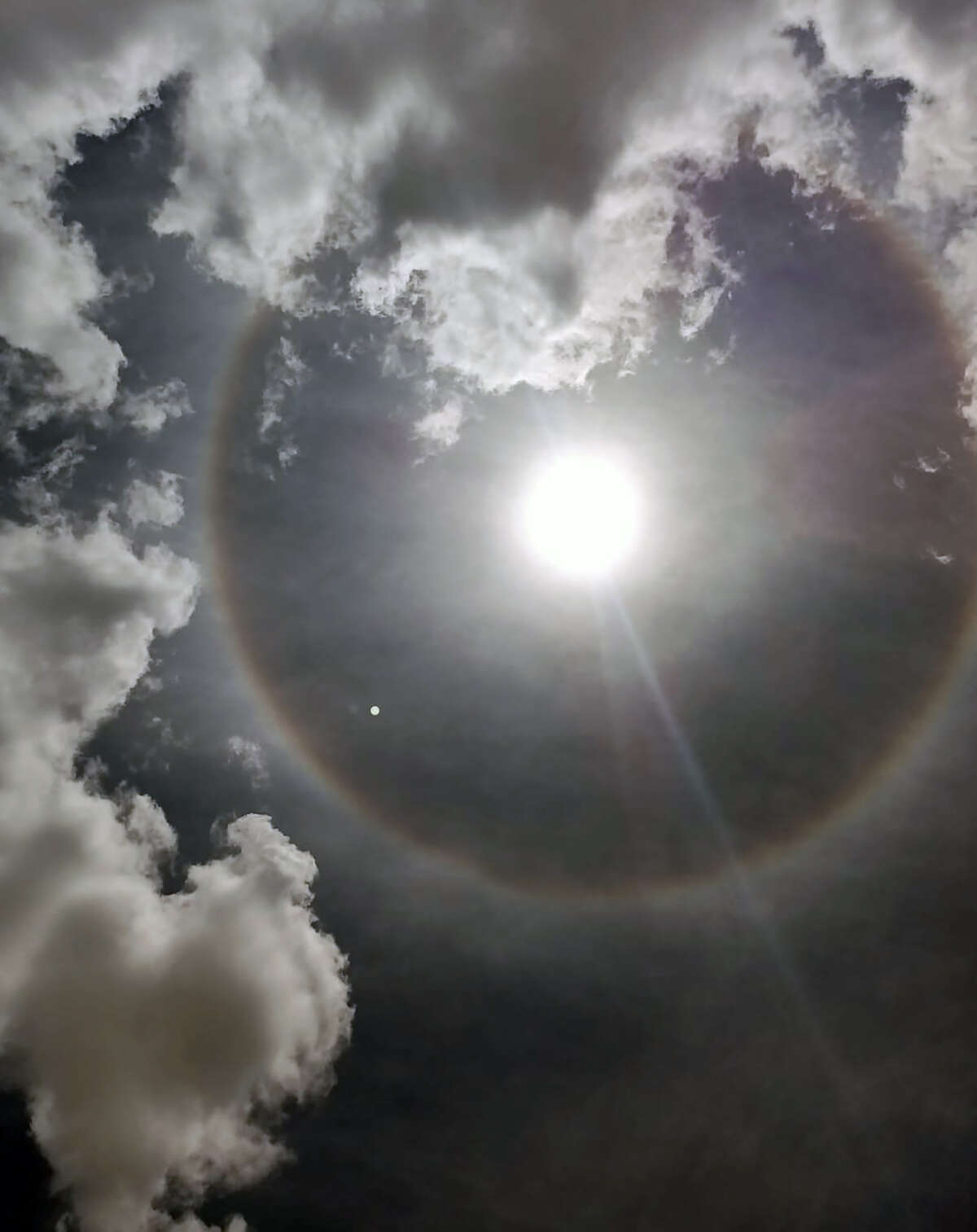 Valley residents dazzled by fullcircle rainbow around the sun