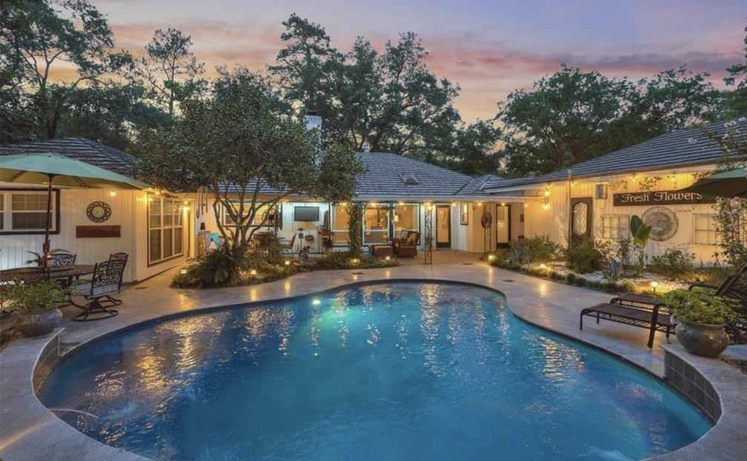 8 backyard pools for rent with Swimply in The Woodlands this summer