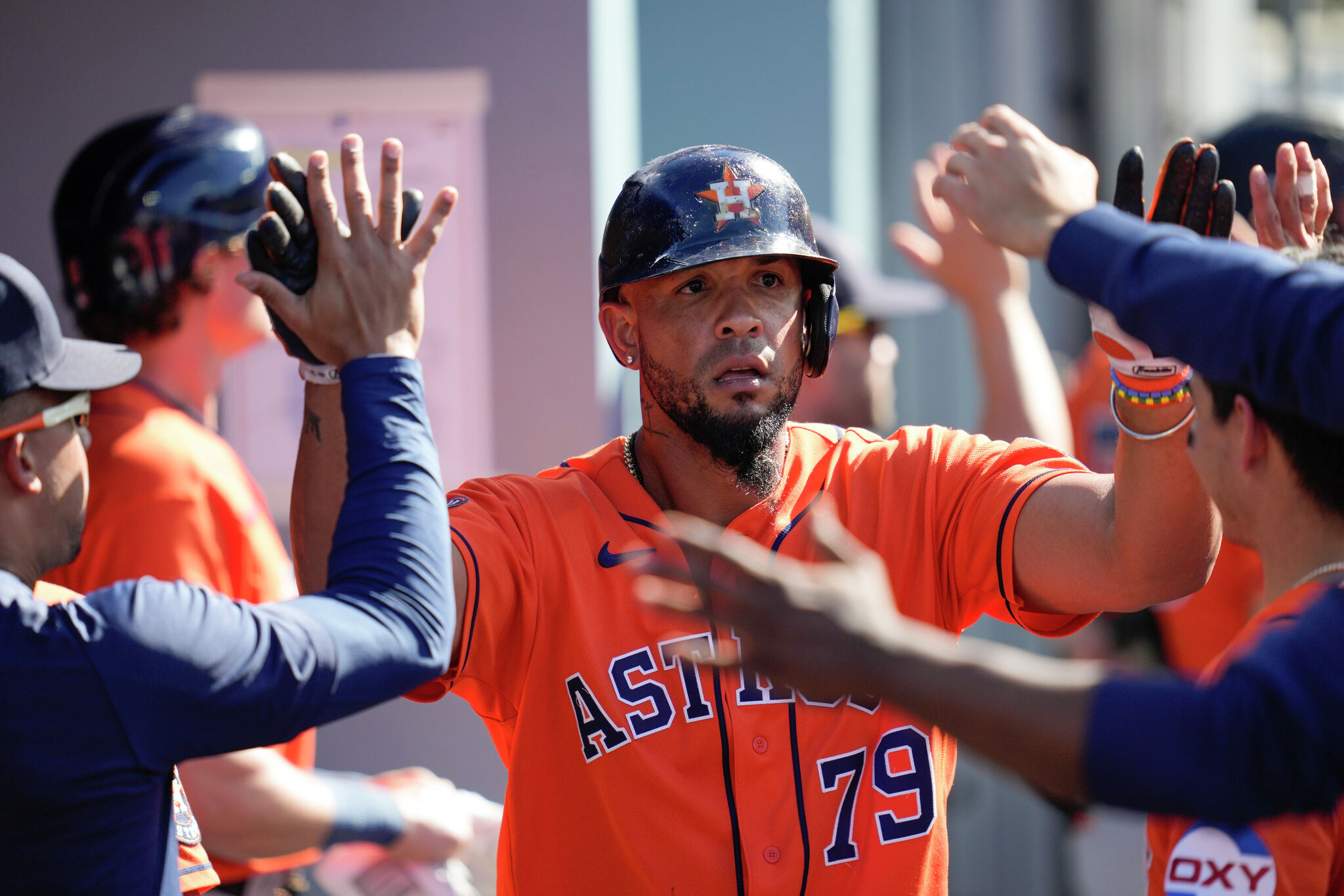 Houston Astros fans optimistic as Jose Abreu's bat begins to show signs of  life: Took him a while but he's picking up momentum