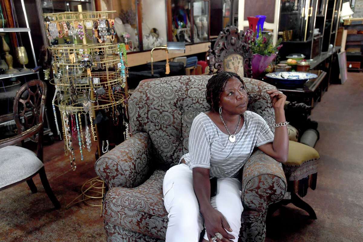Beaumont thrift shop holds closeout sale
