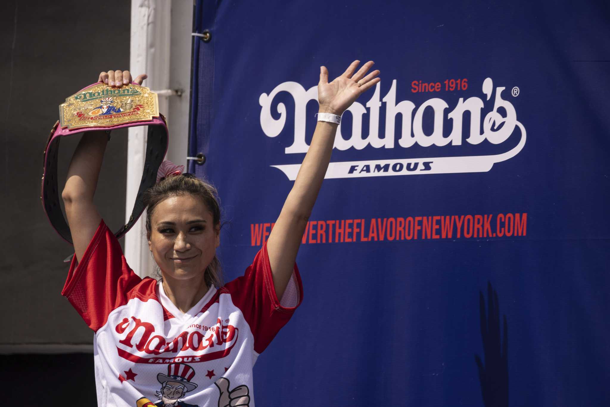 Former CT resident wins women's Nathan's Hot Dog Eating Contest