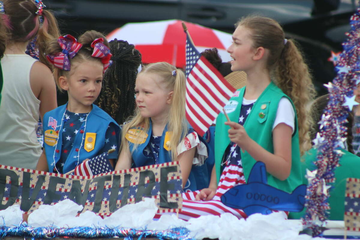 Friendswood Celebrated July 4th With Coast Guard Flyover