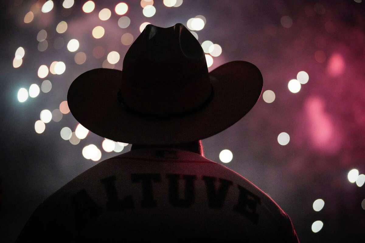 Hundreds of thousands flock to downtown Houston to celebrate