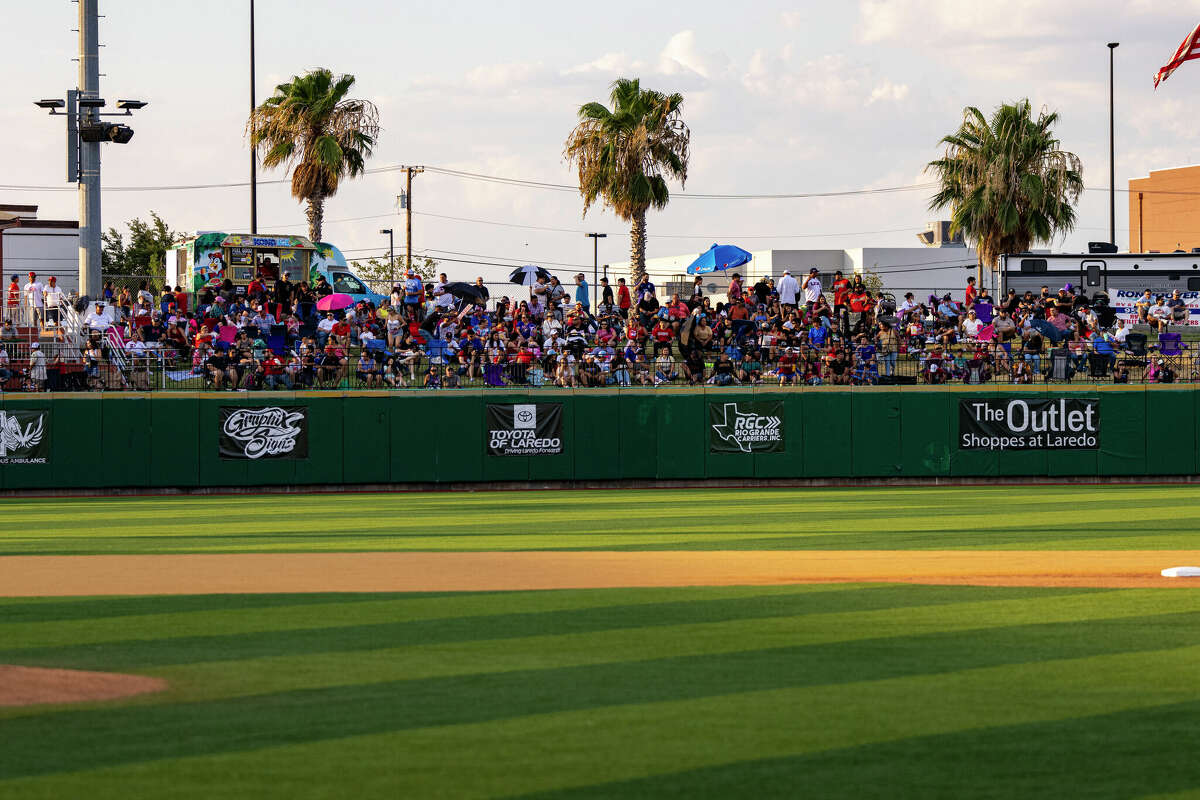 Photos: Tecolotes Dos Laredos' Fourth of July game