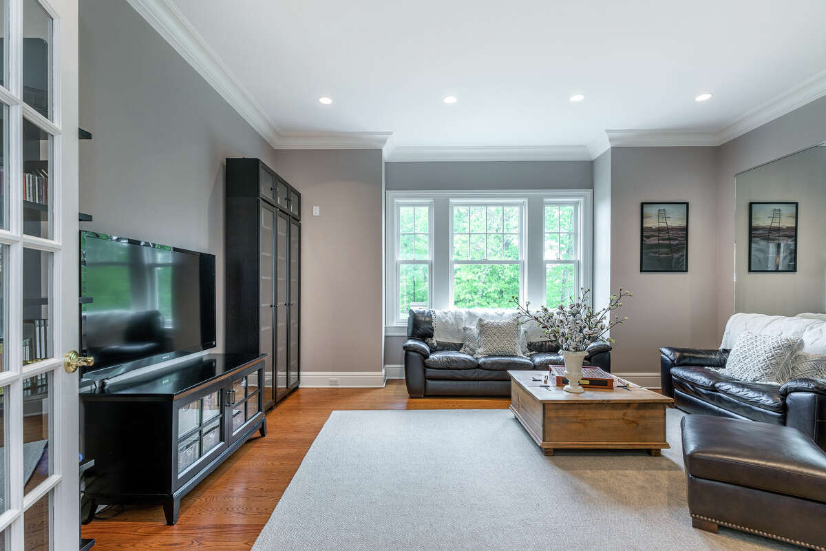 Roxbury hills home with 8car garage, lofted library listed for 3.3M