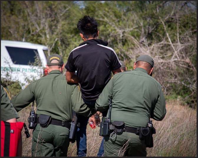Laredo Sector USBP agents render aid to migrants in medical distress