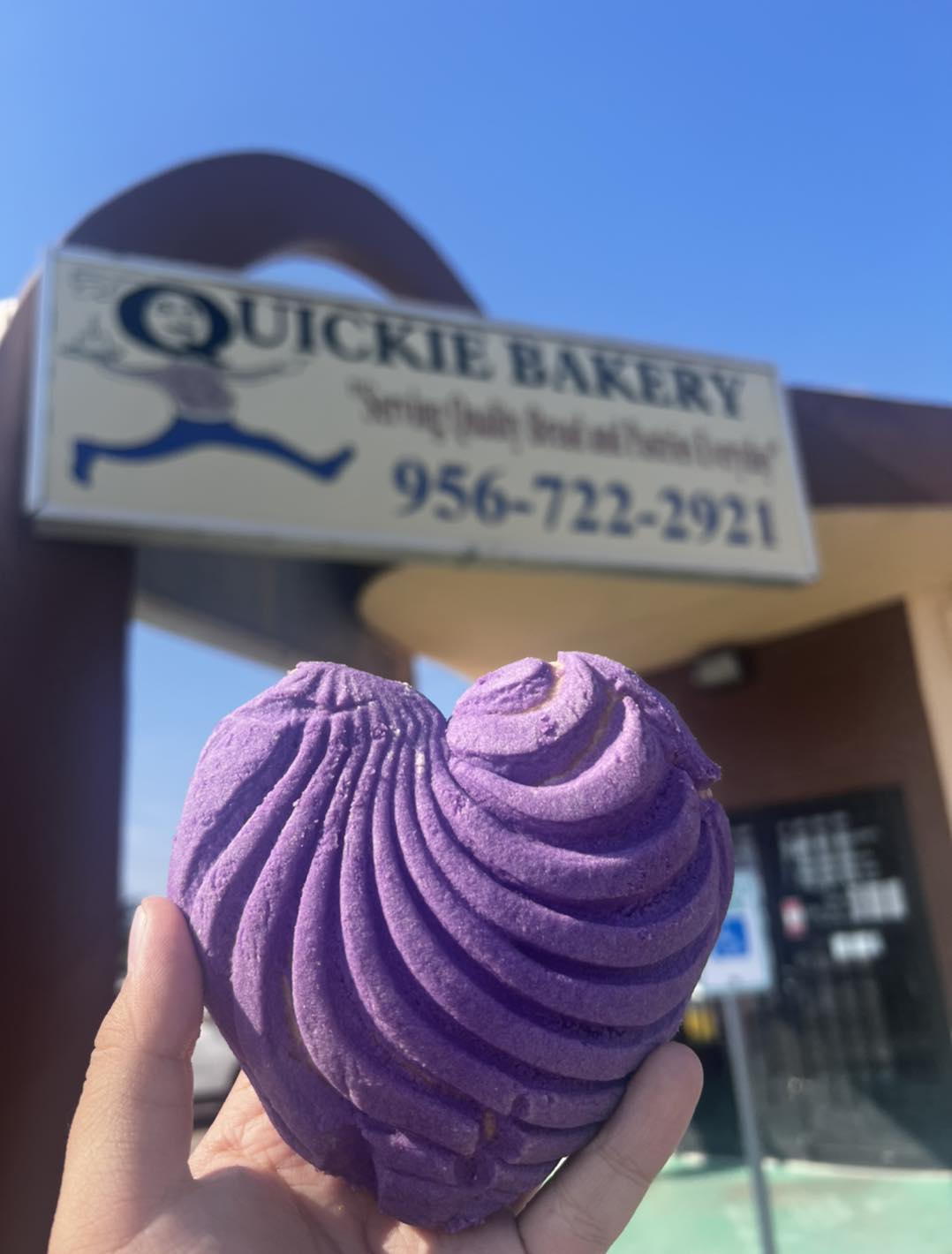 Laredo bakery celebrating Taylor Swift's 'Speak Now' release