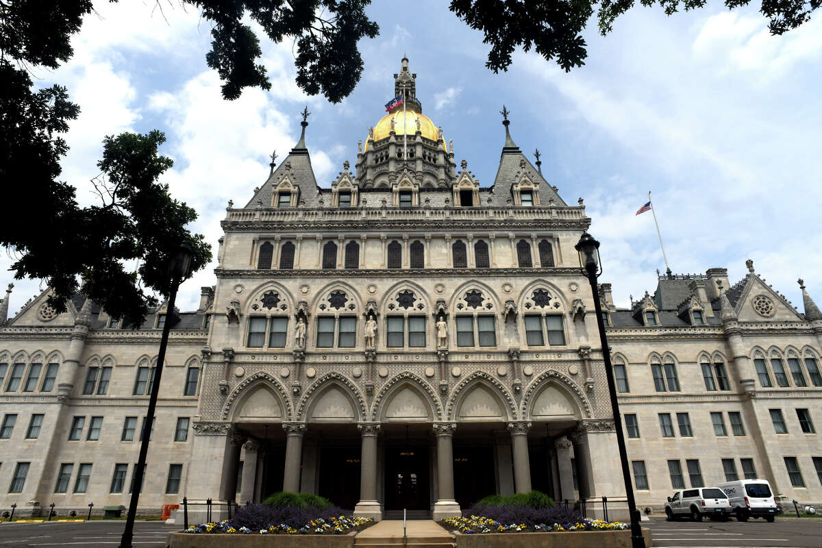 Connecticut minimum wage to increase to $15.69 in 2024