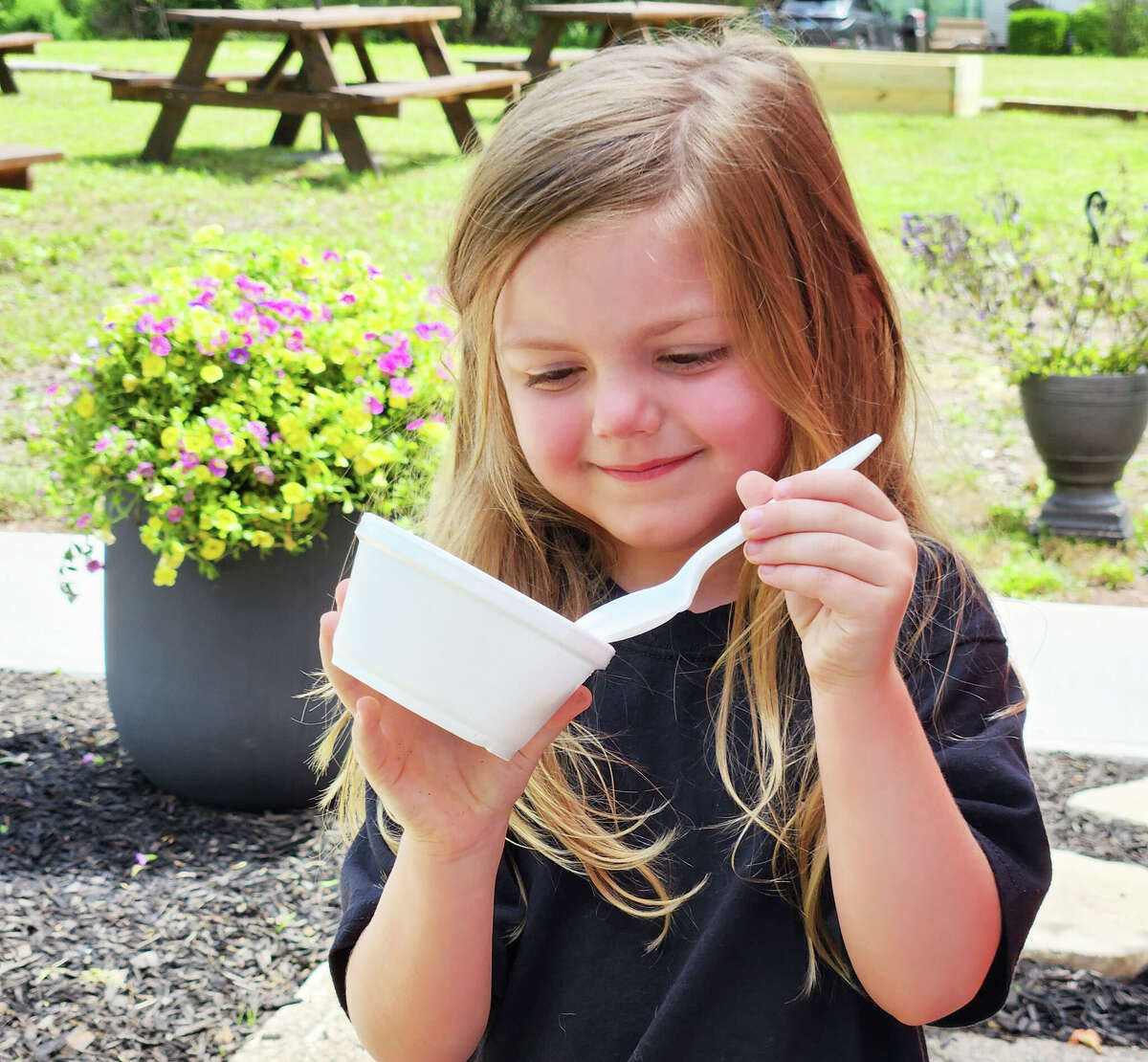 Rich Farm Ice Cream opens new Middlefield shop