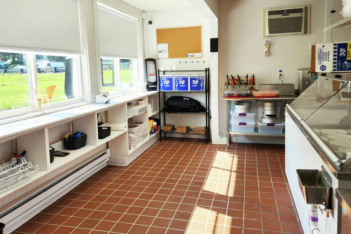 Rich Farm Ice Cream opens new Middlefield shop