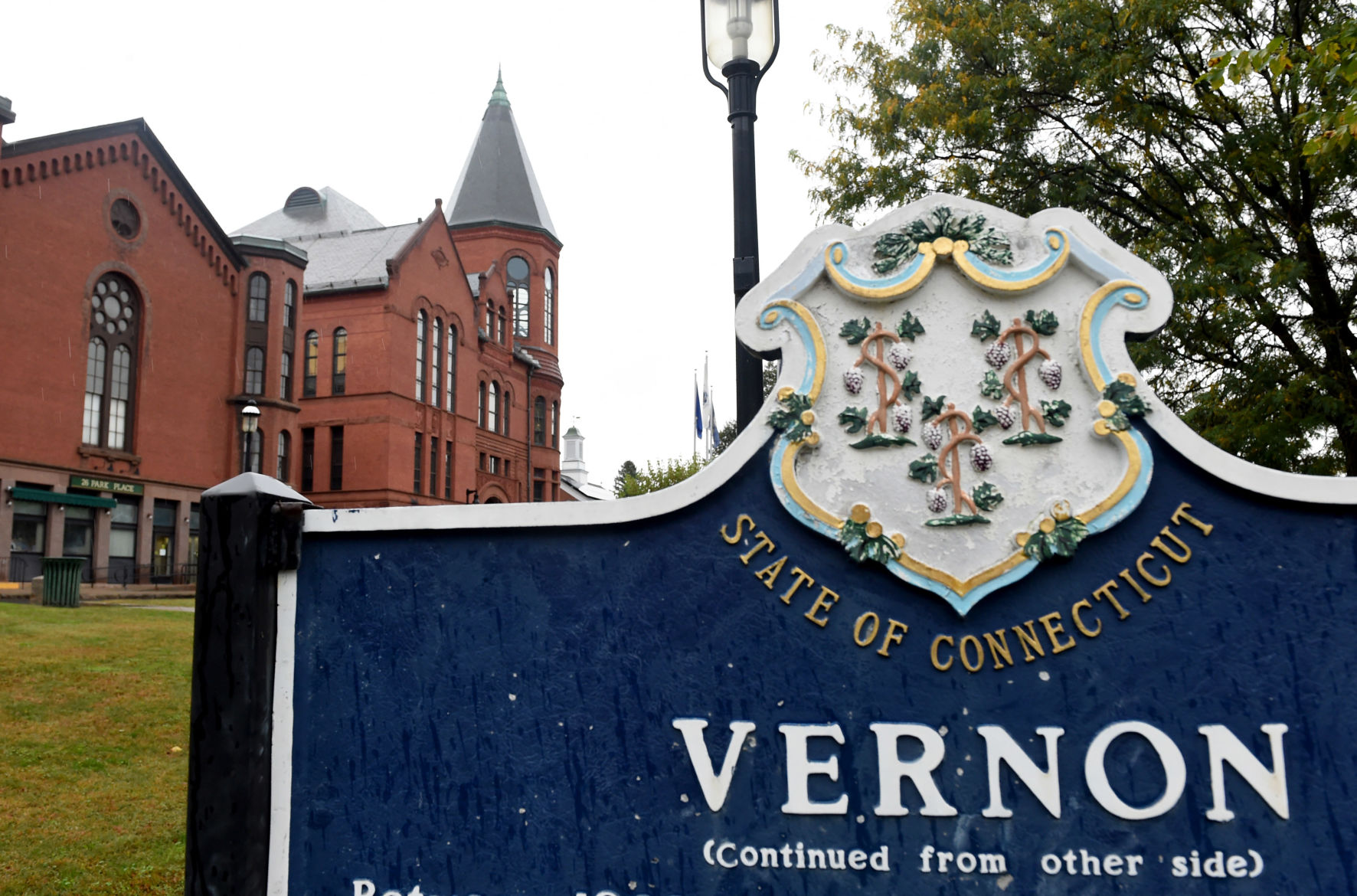 Vernon food pantry holding a pet food drive on Saturday